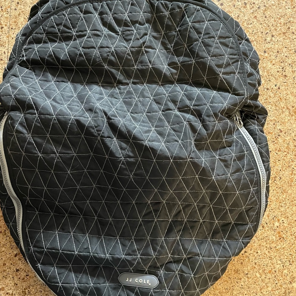 JJ Cole Urban Bundle Me Black & Grey Car Seat Cover